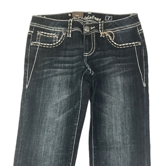 LA Idol Cuffed Jean Capris​ - Picture 2 of 3